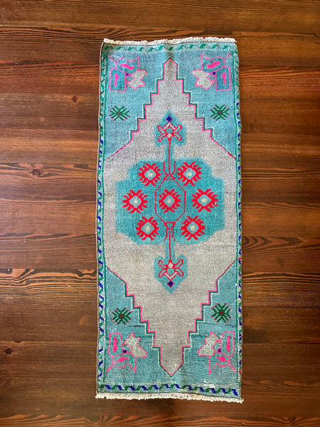 9527 - 19” x 46”