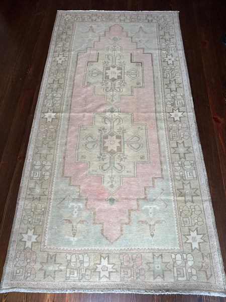 9541 - 4’ x 7’9”