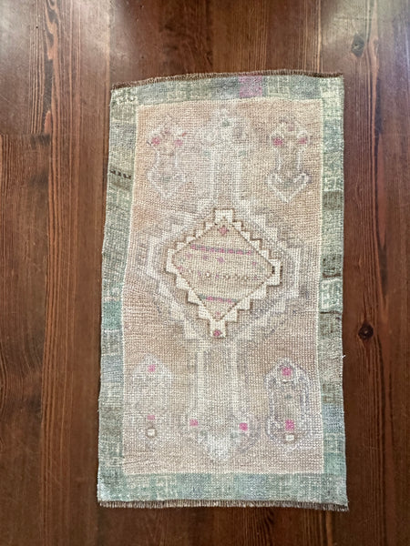9551 - 19” x 34”