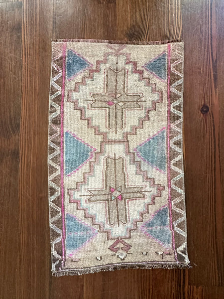 9555 - 18” x 32”