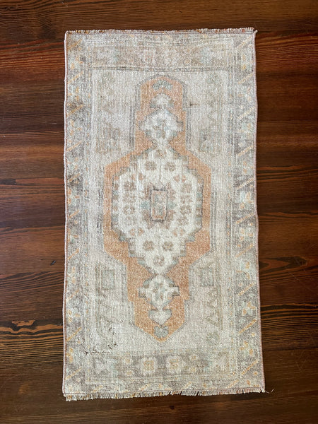 9524 - 19” x 36”