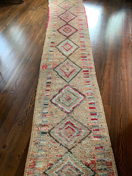9293 - 32” x 14’7”
