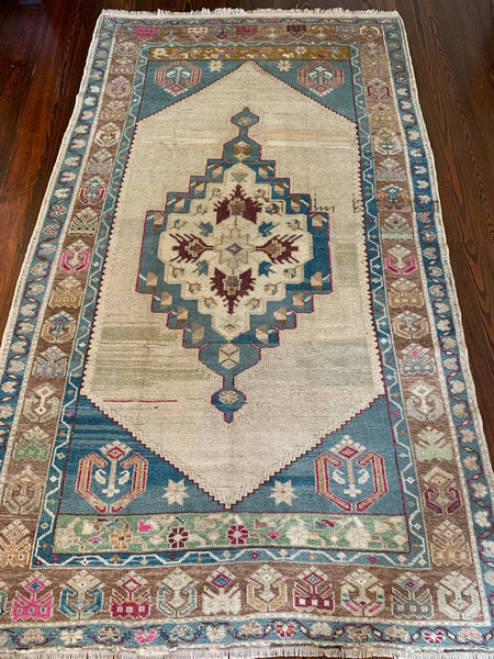 9245 - 4’9” x 8’4”