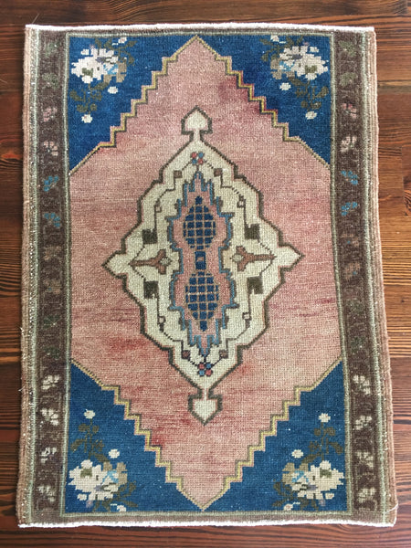 8085 - 39” x 21”