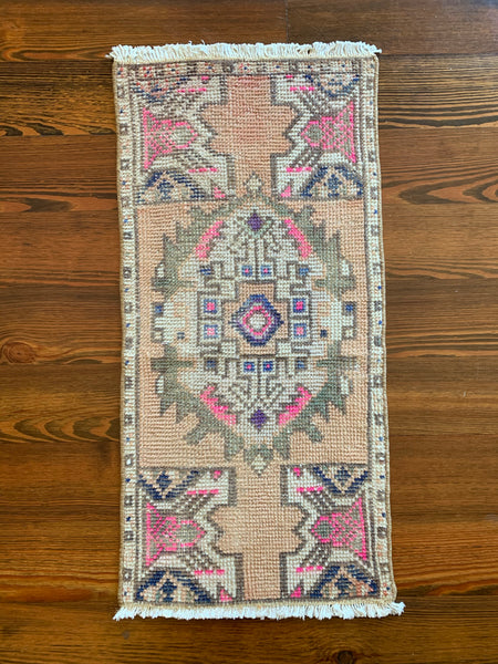 9437 - 15” x 33”