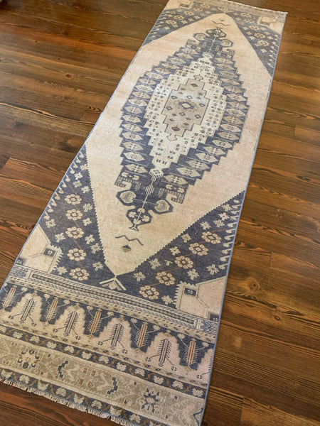 9409 - 2’10” x 8’11”
