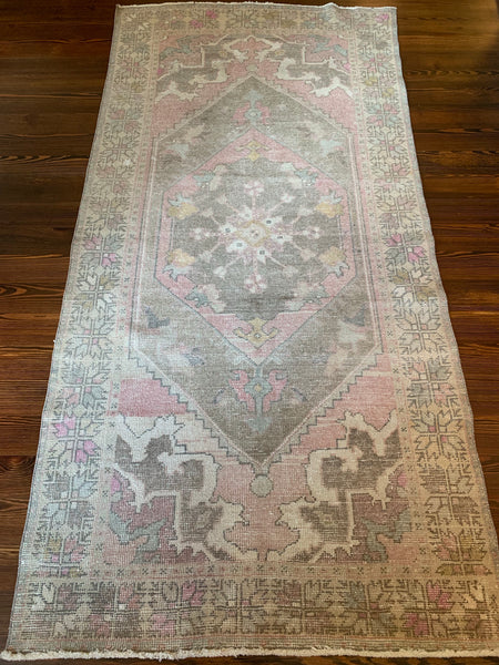 9342 - 4’2” x 8’4”