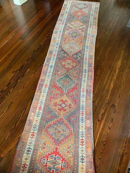 9297 - 31” x 11’11”