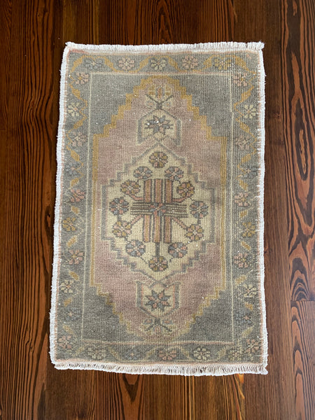 9249 - 20” x 31.5”