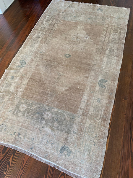 9247 - 4’4” x 7’9”